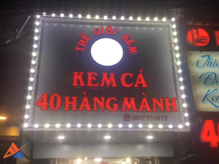 Biển quảng cáo của hàng mẫu C08